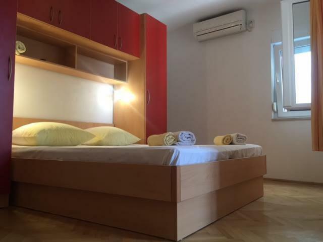 Pavlinovic Jure Apartment Makarska Bagian luar foto