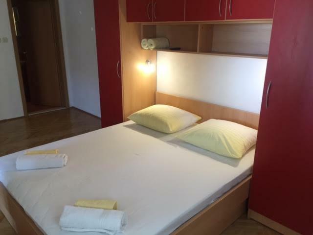 Pavlinovic Jure Apartment Makarska Bagian luar foto
